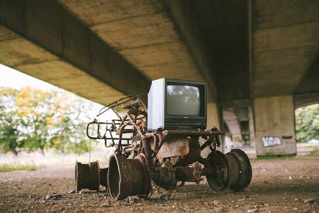 Pétition – Ne laissons pas le paysage audiovisuel aux milliardaires Pour que Le Média soit diffusé à la télé